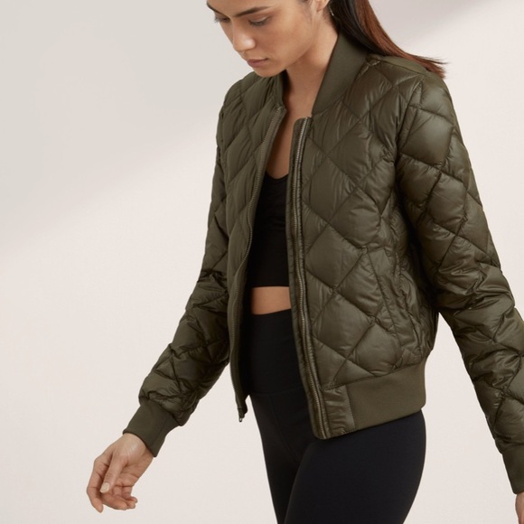 Nwt Aritzia Tna League Puffer Jacket 